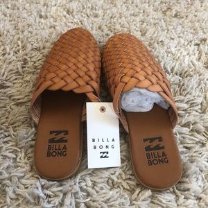 NWT Billabong Tan Slides Mules Sandals size 6